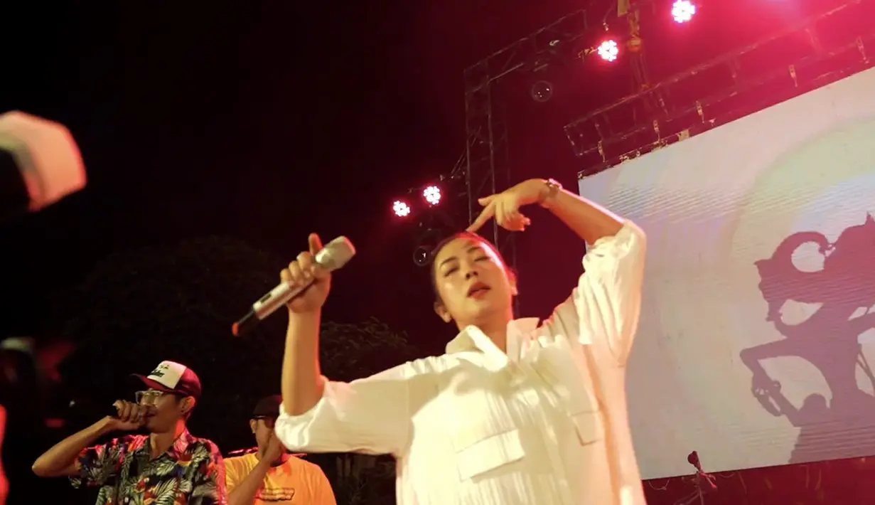Untuk membuat acara semakin meriah, penyanyi yang juga sinden itu mengundang beberapa penyanyi top  Tanah Air. [Instagram/showimah]
