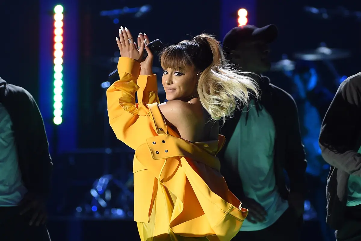 [Bintang] Ariana Grande