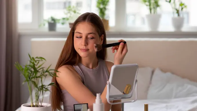 9 Tips Makeup untuk Cuaca Lembap agar Tetap Tahan Lama dan Anti Luntur