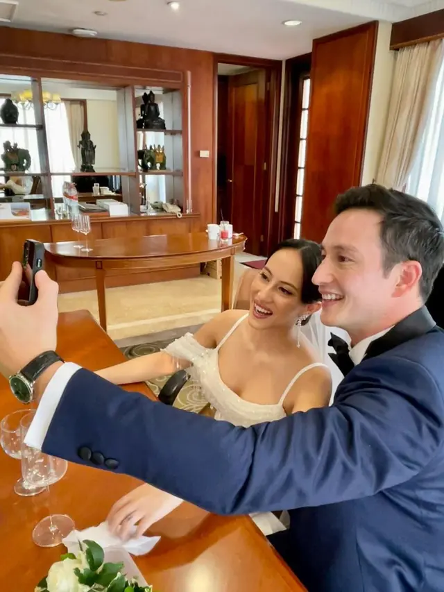 Mike Lewis lepas masa duda