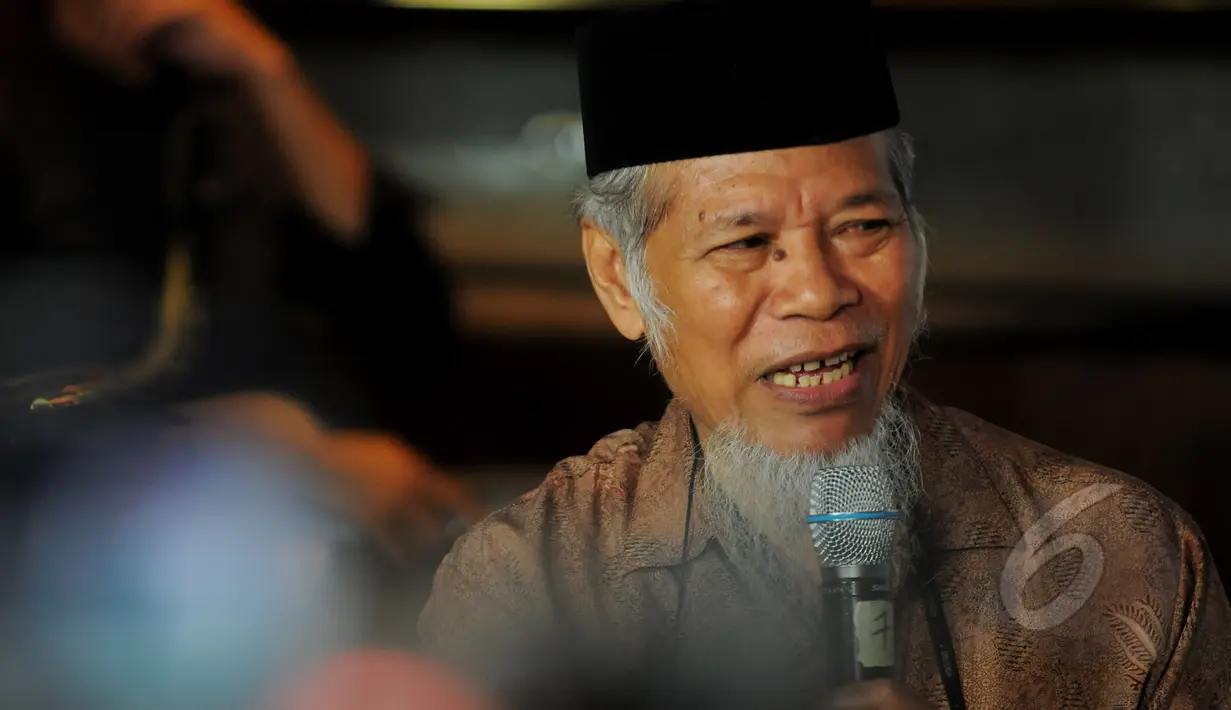 Mantan penasihat Komisi Pemberantasan Korupsi (KPK), Abdullah Hehamahua saat diskusi Bincang Senator dengan tema “Penegakan Hukum dan Pemberantasan Korupsi di Indonesia”, Jakarta, Minggu (15/3/2015). (Liputan6.com/Faisal R Syam)