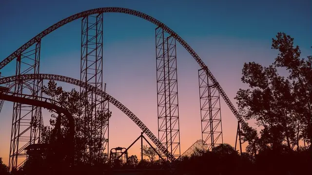 Roller Coaster Pemecah Rekor Tertinggi di Dunia Mendadak Mati di Tengah Jalan, Penumpang Terpaksa Turun Jalan Kaki