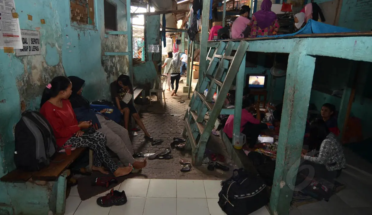 Penyaluran jasa pembantu infal di Yayasan Bu Gito berlangsung mulai hari ini, Jakarta, Kamis, (24/7/14) (Liputan6.com/JohanTallo)