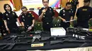 Sepanjang tahun 2012-2013 KPU Bea dan Cukai Tipe A berhasil melakukan pencegahan barang impor berupa 18 pucuk senjata air soft gun, Tanjung Priok, Jakarta, Selasa (29/4/2014) (Liputan6.com/Faizal Fanani).
