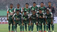 Tim PS TNI Saat bertanding pada laga Piala Jenderal Sudirman di Stadion Manahan, Solo, Sabtu (12/12/2015). (Bola.com/Nicklas Hanoatubun)