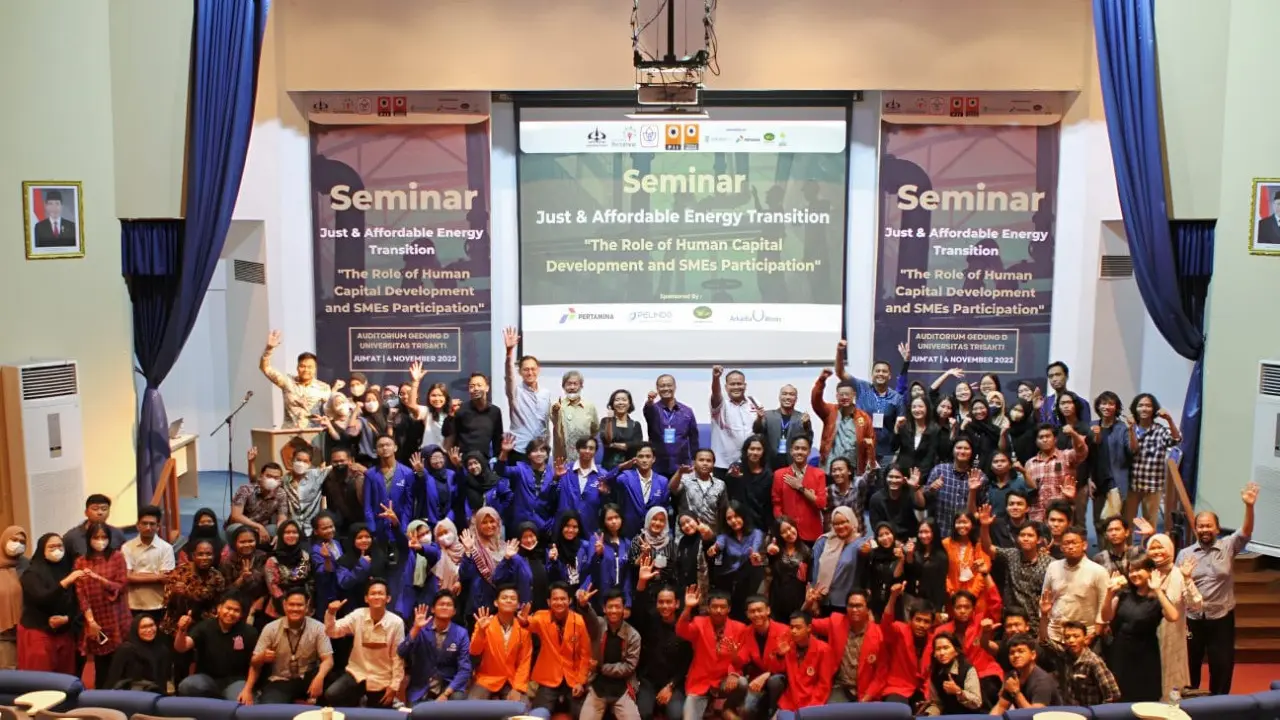 Seminar dengan tema: “Peran Pengembangan SDM dan Penguatan UMKM”, pada Jum'at, 4 November 2022.