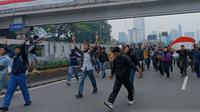 Demo di DPR Ricuh, Massa Aksi Mulai Anarki Dihalau Pakai Water Cannon