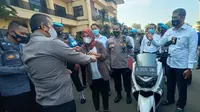 Motor Yang Dicuri Satu Tahun Lalu, Bisa Kembali Ke Pemilik Asalnya di Mapolda Banten. (Rabu/18/11/2020). (Yandhi Deslatama/Liputan6.com)