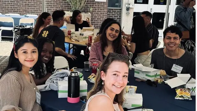 Erina Gudono saat Berada di Kampusnya di Amerika Serikat. [@erinagudono]