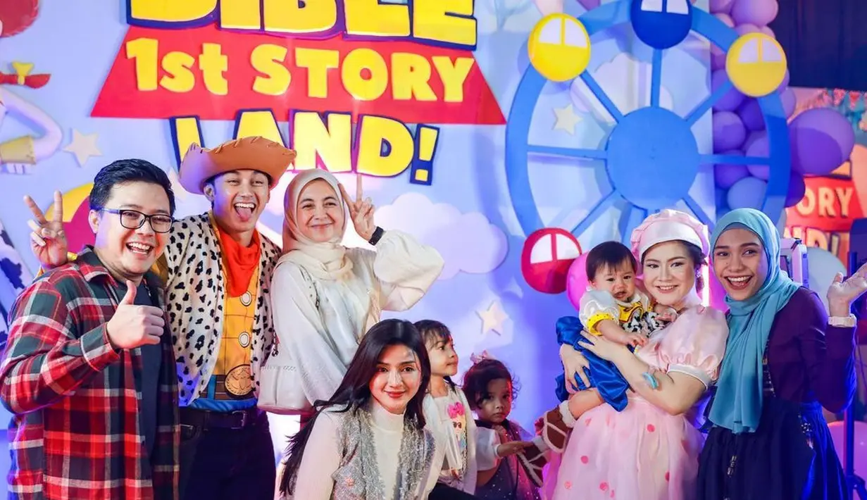 Tampil lucu di pesta ulang tahun, netizen langsung menyebut baby Bible sangat menggemaskan. [instagram/felicyangelista_]