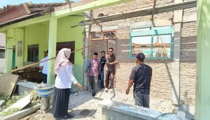 Sidak Revitalisasi SD di Rembang, Ditemukan Kayu Keropos dan Semen Rapuh