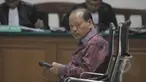 Terdakwa Sutan Bhatoegana terdakwa kasus gratifikasi pembahasaan penetapan APBN-P 2013 Kementerian ESDM, menjalani sidang dakwaan perdana di Pengadilan Tindak Pidana Korupsi (Tipikor), Jakarta, Kamis (16/04/2015). (Liputan6.com/Andrian M Tunay)