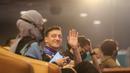 <p>Mesut Ozil sebagai Brand Ambassador Concave Indonesia menyapa fans yang hadir saat jumpa pers di Kemenparekraf, Jakarta Pusat, Rabu (25/05/2022). (Bola.com/Bagaskara Lazuardi)</p>