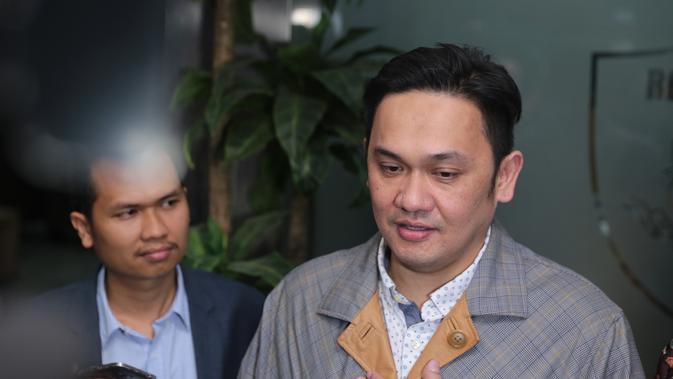 merasa dirugikan hingga rp 10 miliar, elza syarief laporkan farhat abbas ke polisi