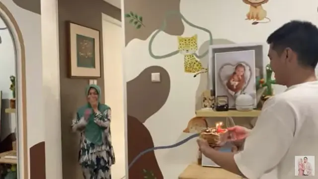 6 Momen Citra Kirana Beri Kejutan Babysitter, Beri Hadiah Umrah