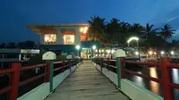 Memasuki era kenormalan baru, lokasi wisata dan hotel di wilayah Anyer, Kabupaten Serang, Banten, mulai bergeliat. (Yandhi Deslatama/Liputan6.com)