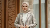 7 Model Baju Atasan Lurik Terbaru, Inspirasi Gaya Modern Bernuansa Tradisional