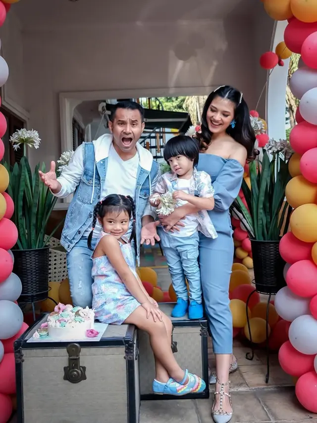 Sempat Tak Direstui, Ini 6 Potret Perjalanan Cinta Judika dan Duma Riris