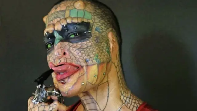 Eva Tiamat Medusa, wanita yang ubah bentuk tubuh menjadi ular (foto: THE WIZARD OF ODD TV/CATERS NEWS )