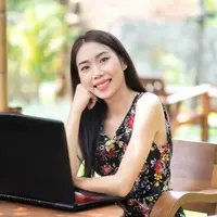 ilustrasi perempuan tersenyum cantik/DW2630/Shutterstock