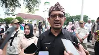 Wabup Garut Helmi Budiman menyatakan, Pemda Garut, Jawa Barat menyiapkan posko 24 jam untuk menangani wabah difteri yang terjadi di Desa Sukahurip, Kecamatan Pangatikan. (Liputan6.com/Jayadi Supriadin)