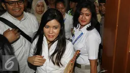 Jessica Kumala Wongso terlihat tenang usai divonis 20 tahun penjara di Pengadilan Negeri (PN) Jakarta Pusat, Jakarta, Kamis (27/10). Vonis hakim tersebut sama dengan tuntutan Jaksa yaitu 20 tahun. (Liputan6.com/Helmi Afandi)