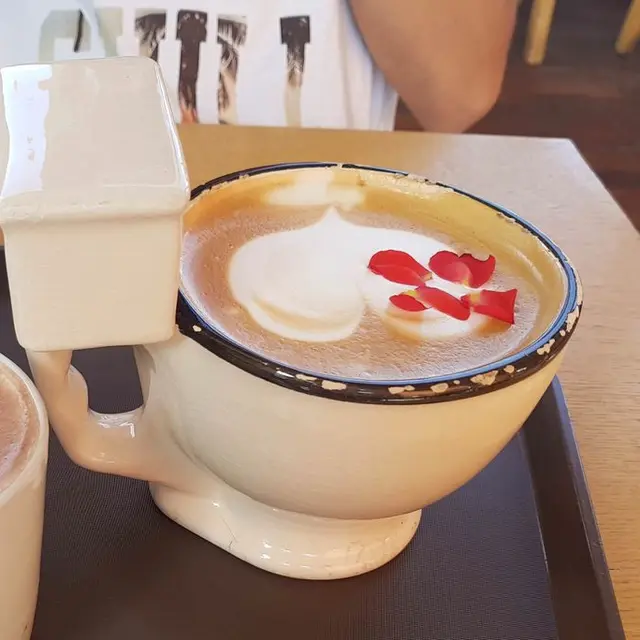 6 Potret Minuman Seperti Berekspresi Ini Unik, Muncul dengan Sendirinya