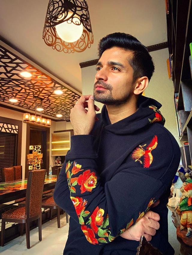 Pernah Dikabarkan dekat dengan Jedar, Ini 6 Potret Terbaru Vishal Singh
