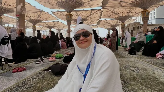 Perjalanan Spiritual Mita The Virgin ke Tanah Suci di Usia Kepala Empat