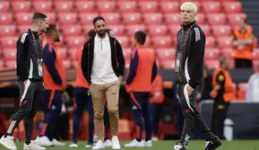 Pemain Manchester United, Garnacho (kanan) menghadiri latihan menjelang laga final Liga Europa 2024/2025 melawan Manchester United di Stadion San Mames, Bilbao, Spanyol, Selasa (20/05/2025) waktu setempat. (AFP/Pierre-Philippe Marcou)