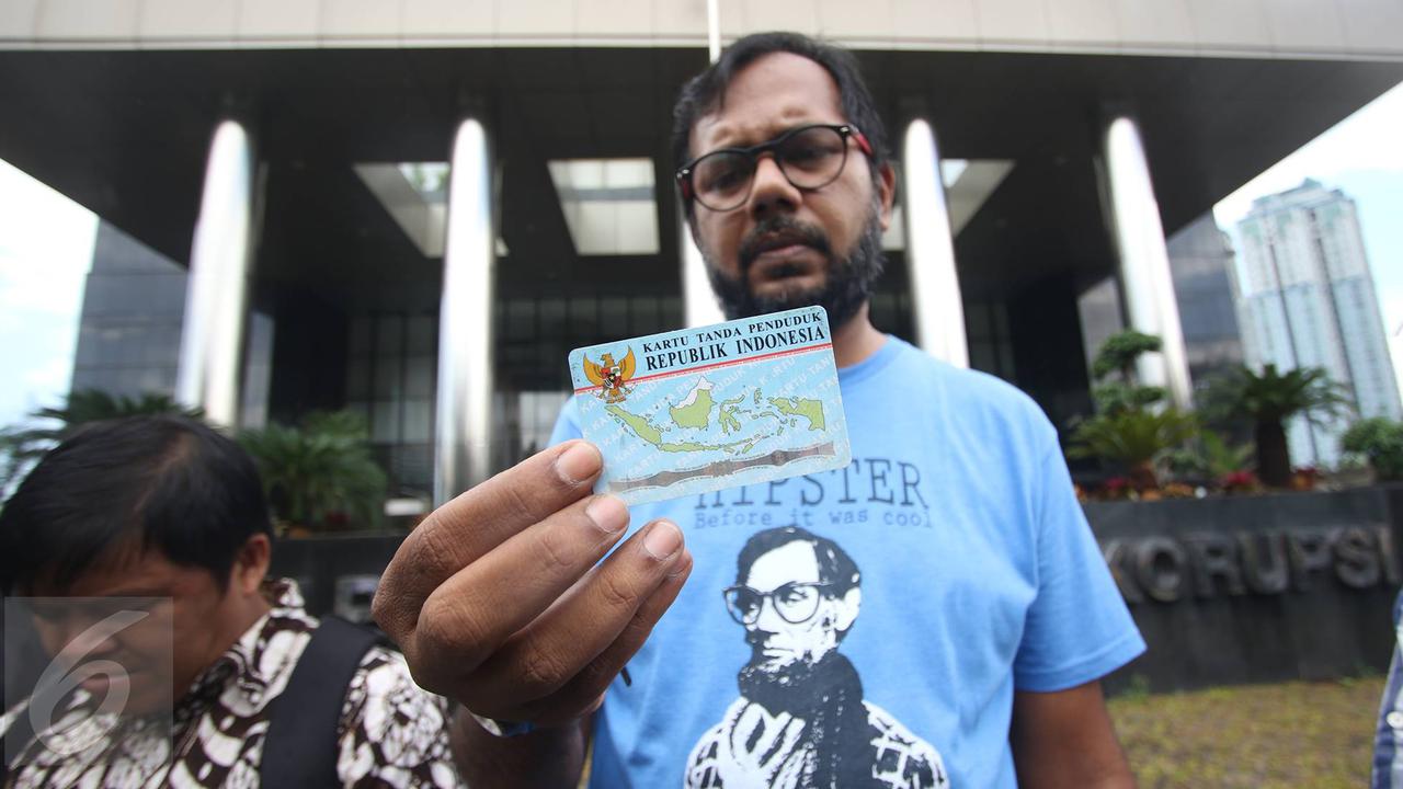 Aktivis Koalisi Masyarakat Sipil Tuntut KPK Tuntaskan Kasus KTP Elektronik