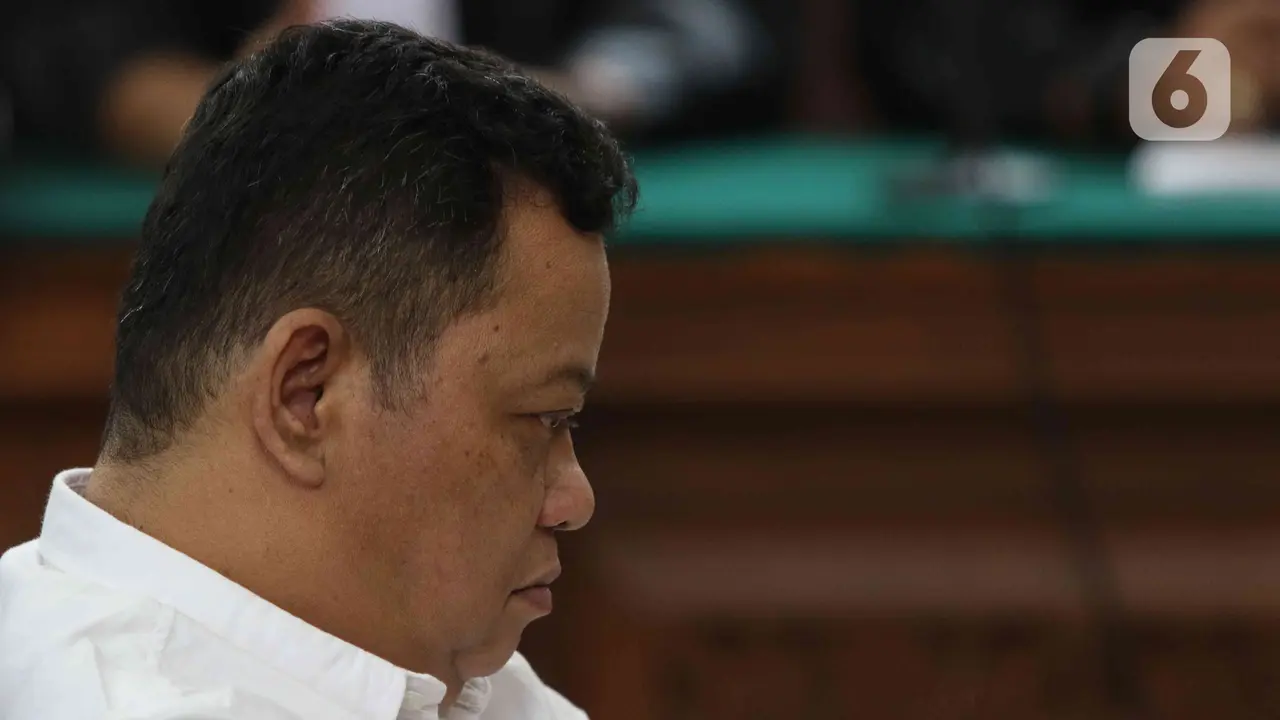 Senyum Kuat Maruf di Sidang Pembacaan Duplik Penasehat Hukum atas Replik Jaksa Penuntut Umum