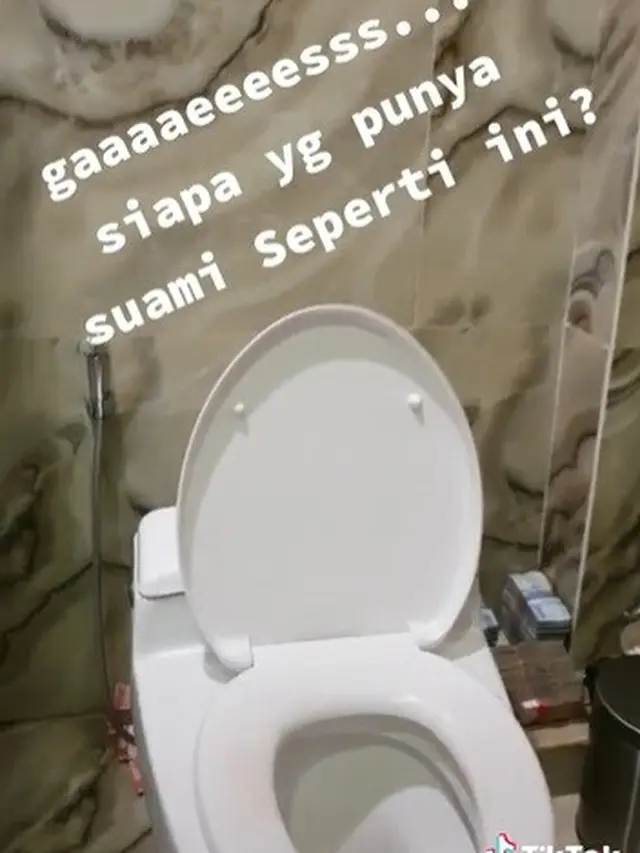 Viral video istri temukan uang di toilet