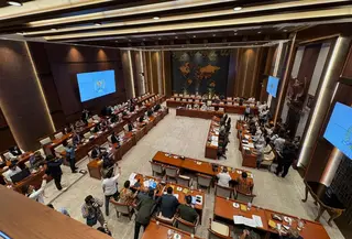 Menkomdigi Buka-bukaan soal Isu Transfer Data Pribadi ke AS Dalam Rapat Kerja Bersama Komisi I DPR RI
