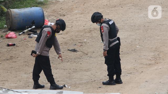 FOTO: Benda Dicurigai Bom di Bekasi