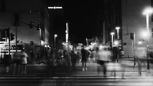 Merasa Sendiri Walaupun Sedang Berada di Keramaian