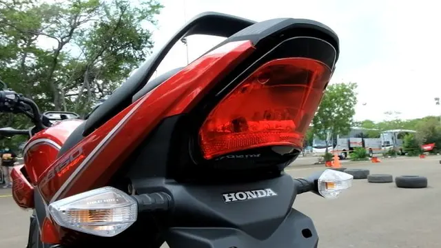 Honda CB150 Verza