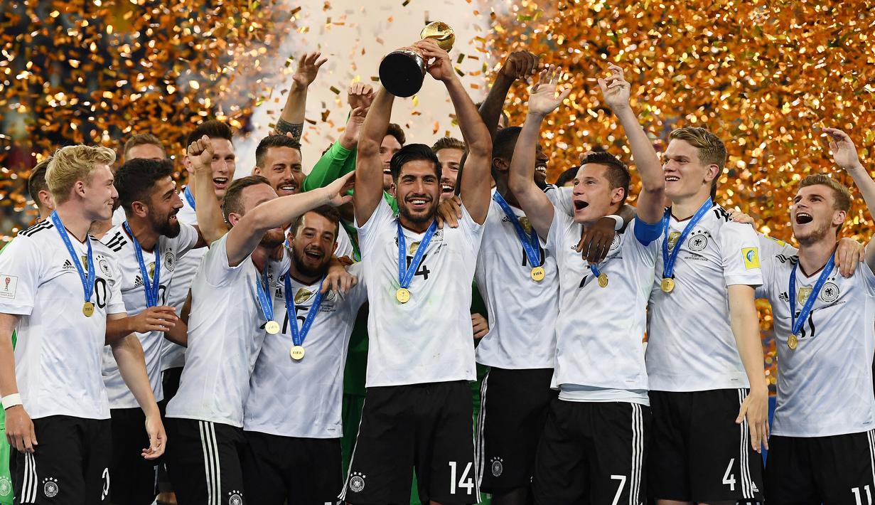 Pada Piala Konfederasi FIFA 2017, Joachim Loew berhasil mempersembahkan gelar pertama Piala Konfederasi untuk Jerman usai mengalahkan Cile 1-0 dalam final di Krestovsky Stadium, Saint Petersburg pada 2 Juli 2017. (AFP/Franck Fife)
