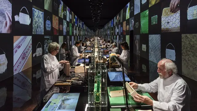 Fendi Hand in Hand, Pameran Tas Baguette Kreasi Perajin Lokal Italia