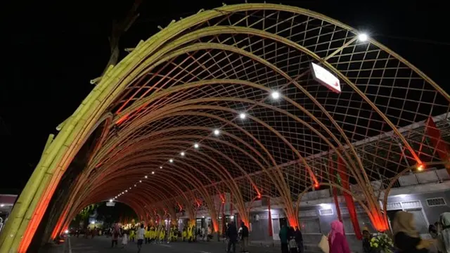 5 Potret Instalasi 'Lorong Bambu', Jadi Spot Instagramable Baru di Banyuwangi