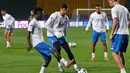 Di La Liga, beberapa hari lalu, Real Madrid dipermalukan 2-5 oleh Atletico Madrid. (VYACHESLAV OSELEDKO/AFP)