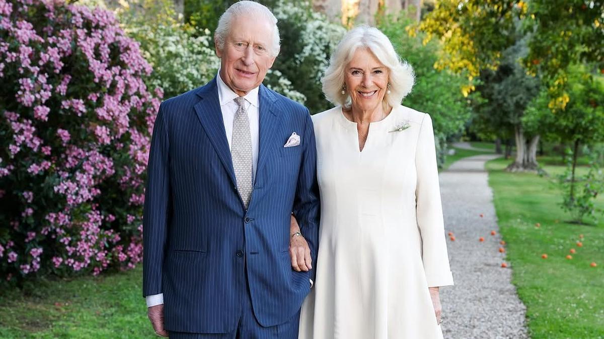 Potret Sederhana Raja Charles III dan Ratu Camilla Rayakan 20 Tahun Pernikahan di Italia