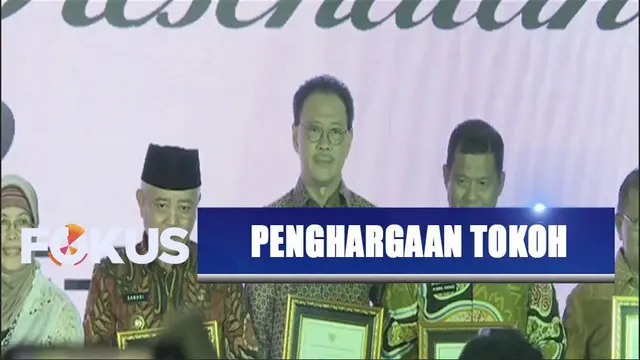 Kementerian Kesehatan memberikan penghargaan kepada sejumlah tokoh yang memberikan dedikasi untuk pembangunan kesehatan.