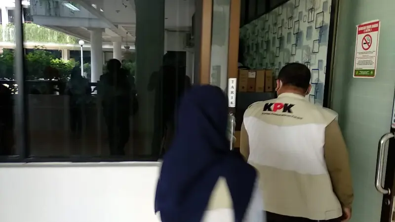 KPK geledah Kantor Wali Kota Medan/Reza Efendi