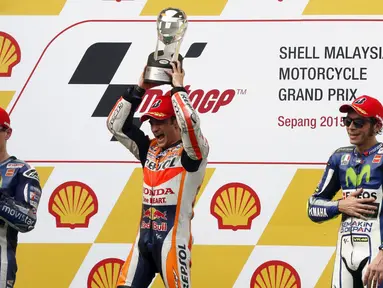 Dani Pedrosa (tengah) menjadi juara MotoGP Malaysia 2015 yang digelar di Sirkuit Sepang, Malaysia, Minggu (25/10/2015). (R/Olivia Harris)