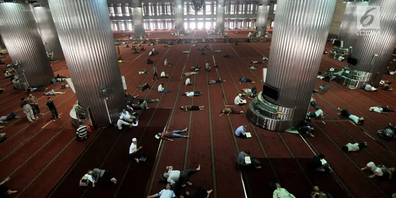 Ramadan, Masjid Istiqlal Jadi Tempat Tidur Favorit Jemaah