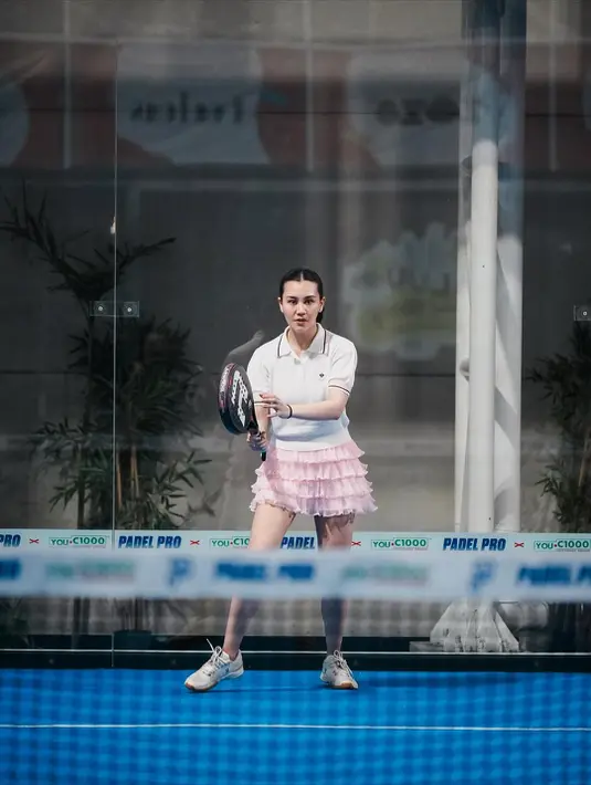 <p>Aaliyah Massaid menguji kemampuan bermain padelnya dengan mengikuti turnamen. Baru pertama kali ikut turnamen, ibu satu anak itu sukses menyabet juara 2 [@aaliyah.massaid]</p>
