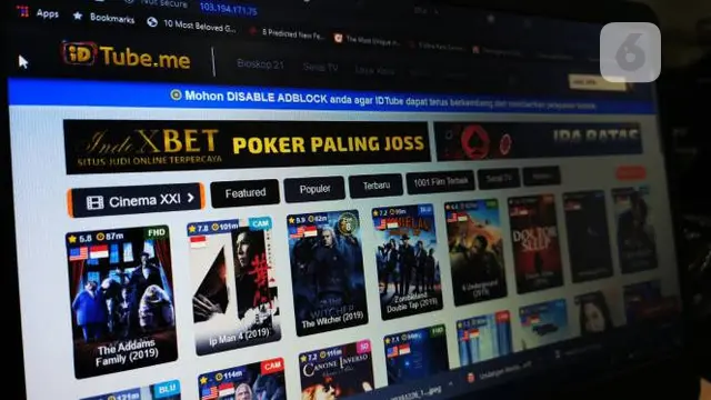 Ilustrasi platform streaming bajakan.