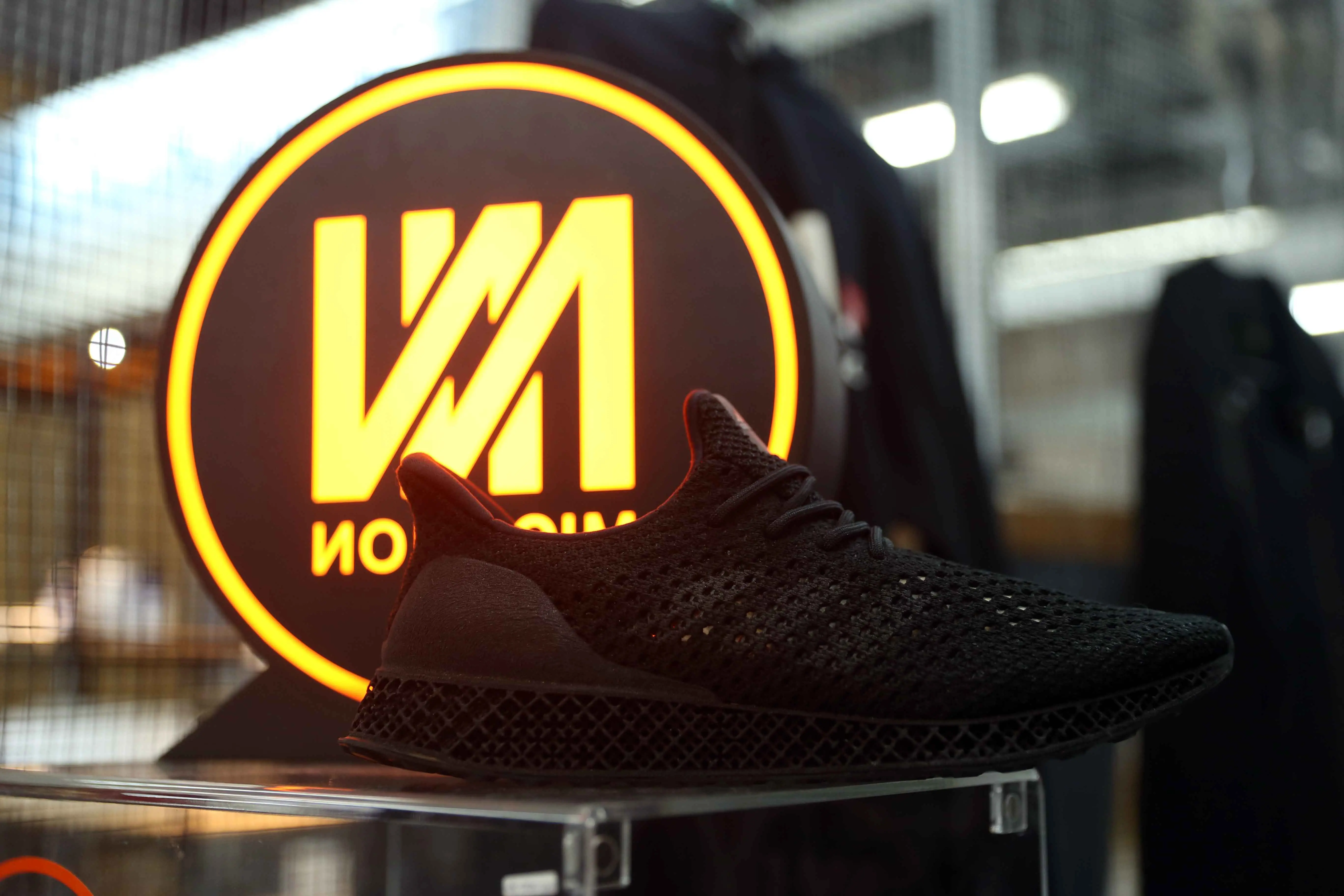 Ini dia 10 jenis sneakers yang nyaman untuk dipakai jalan. (Yunan/Bintang.com)