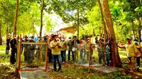 Pelepasan satwa di Taman Wisata Alam Sungai Dumai dalam peringatan Hari Bakti Rimbawan. (Liputan6.com/M Syukur)